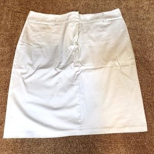 New without tag light tan skirt